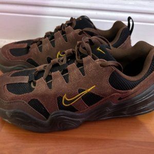 Nike Tech Hera Cacao Wow/Bronzine/Black